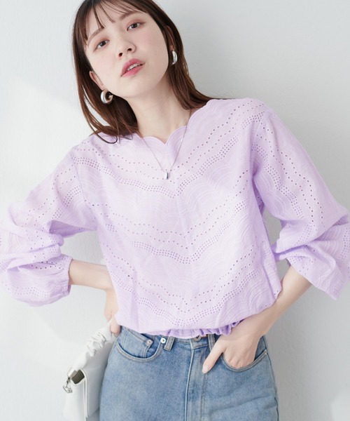 natural couture(ナチュラルクチュール)の「スカラップレースブラウス(シャツ/ブラウス・レディース・オフホワイト/サックスブルー/ピンクベージュ/ブラック/ラベンダー・FREE)」の8枚目の写真