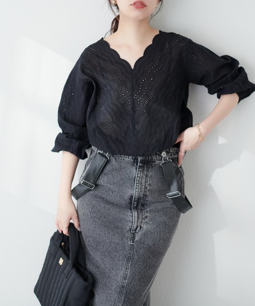 natural couture(ナチュラルクチュール)の「スカラップレースブラウス(シャツ/ブラウス・レディース・オフホワイト/サックスブルー/ピンクベージュ/ブラック/ラベンダー・FREE)」の18枚目の写真