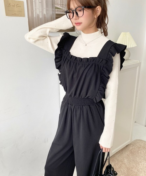 moment+（モーメントプラス）の「カットジョーゼットフリルノースリーブワイドオールインワン（つなぎ/オールインワン・レディース・グレイッシュベージュ/ブラック/チャコールグレー・M/L）」の10枚目の写真