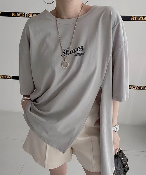 Bifrost(ビフレスト)の「サイドジッパースリットロゴプリントTシャツ(Tシャツ/カットソー・レディース・グレー/ホワイト/ベージュ・FREE)」の2枚目の写真