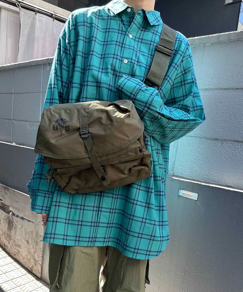 ONE DAY KMC (ワンデイケーエムシー)の「MIL-TEC / MEDICAL LIT BAG NEW / MLTC1372(ショルダーバッグ・メンズ・カーキ/ブラック・X-LARGE/XX-LARGE)」の9枚目の写真