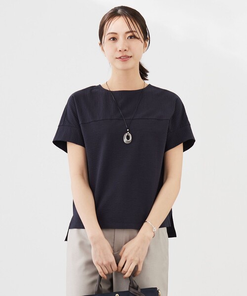 J.PRESS（ジェイプレス）の「【WEB限定カラーあり・抗菌消臭・吸水速乾】サッカージャージー フレンチスリーブ カットソー（Tシャツ/カットソー・レディース・ブラウン系1/ライトグレー系1/ふじ色系1/ブルー系1/ネイビー系・T15/T13）」の4枚目の写真
