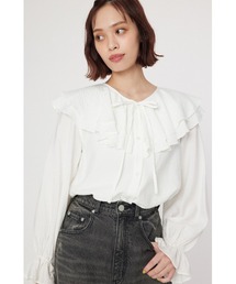 フリルカラーブラウス