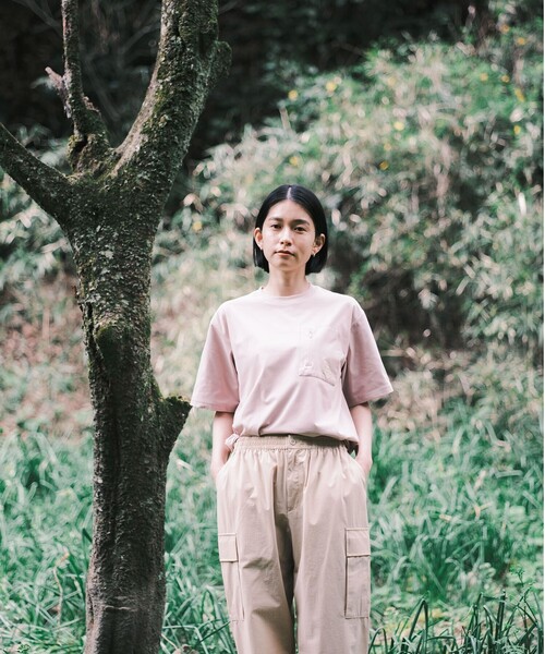 SHARE PARK（シェアパーク）の「【UVカット・吸水速乾・ストレッチ・軽量 】バックプリントポケットTシャツ（S・Mサイズ）（Tシャツ/カットソー・レディース・ホワイト系/サックスブルー系/ピンク系/黄緑系/グレー系/ブラック系・SMALL/MEDIUM）」の7枚目の写真