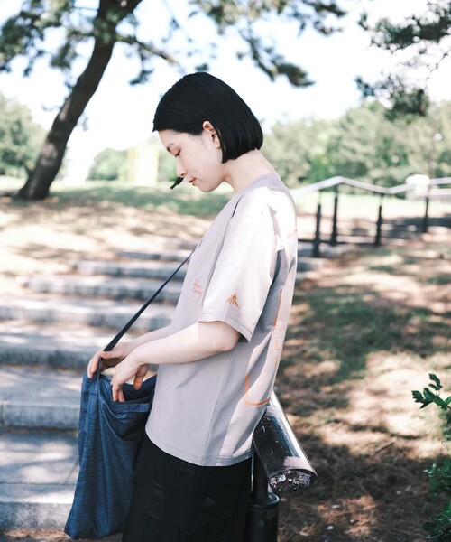 SHARE PARK（シェアパーク）の「【UVカット・吸水速乾・ストレッチ・軽量 】バックプリントポケットTシャツ（S・Mサイズ）（Tシャツ/カットソー・レディース・ホワイト系/サックスブルー系/ピンク系/黄緑系/グレー系/ブラック系・SMALL/MEDIUM）」の12枚目の写真