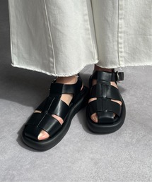 Thevon（ゼボン）の「フラットグルカサンダル（サンダル）」