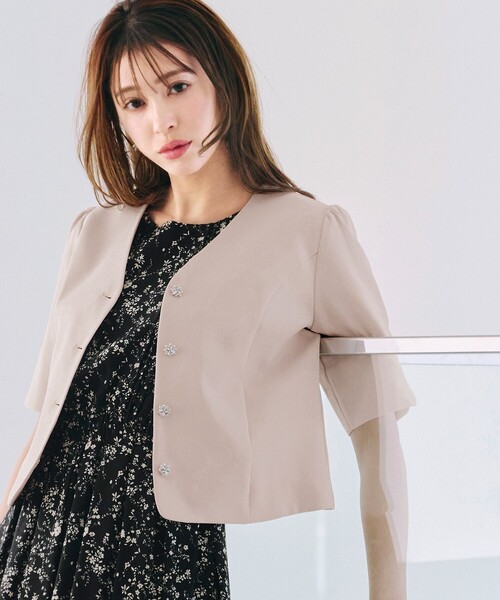 Tiaclasse（ティアクラッセ）の「【大きいサイズ】【洗える】ビジューボタン半袖ジャレロ（カーディガン/ボレロ・レディース・ベージュ/ブラック/グレー・XL/XXL）」の13枚目の写真