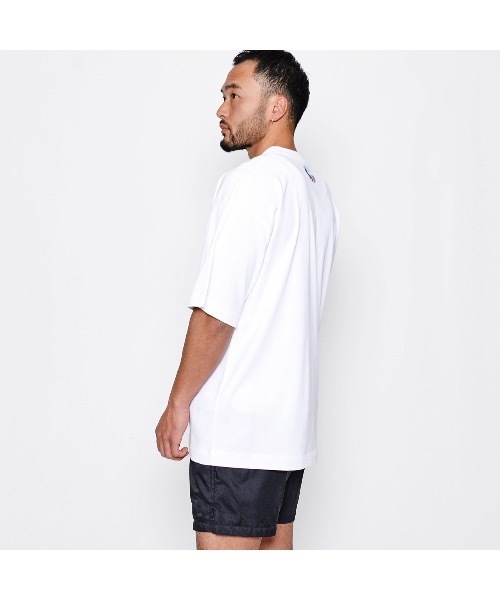 En serio TOKYO(エンソリオトーキョー)の「ヘビーオンスCool Smith GDS Print SS Tee(Tシャツ/カットソー・メンズ・オフホワイト/レッド/チャコール・MEDIUM/LARGE)」の8枚目の写真