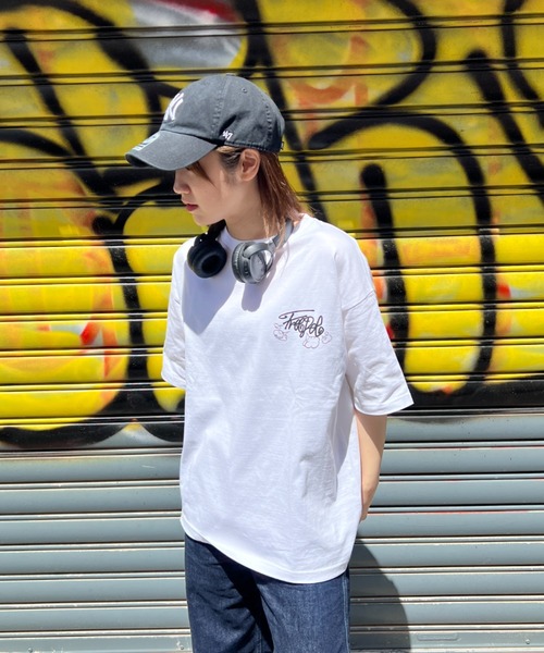 A‘gem 9（エージェムナイン）の「A'GEM/9 × .kom『FREEDEE/フリーディー』スニーカーデザイン半袖Tシャツ（Tシャツ/カットソー・レディース・ライトブルー/ホワイト/ブラック・FREE）」の4枚目の写真