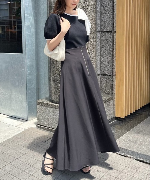 one after another NICE CLAUP（ワンアフターアナザーナイスクラップ）の「サイズ調整可/ジップフレアスカート/WEB限定アイテム（スカート・レディース・ブラック/グレイッシュベージュ/ベージュ系その他・SMALL/MEDIUM/LARGE）」の5枚目の写真