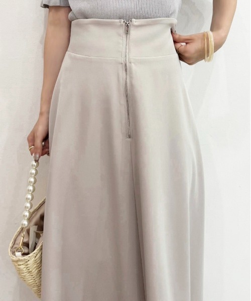 one after another NICE CLAUP（ワンアフターアナザーナイスクラップ）の「サイズ調整可/ジップフレアスカート/WEB限定アイテム（スカート・レディース・ブラック/グレイッシュベージュ/ベージュ系その他・SMALL/MEDIUM/LARGE）」の20枚目の写真