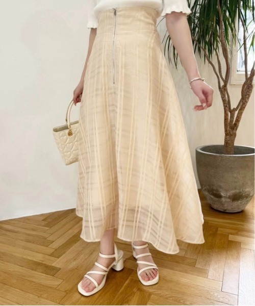 one after another NICE CLAUP（ワンアフターアナザーナイスクラップ）の「サイズ調整可/ジップフレアスカート/WEB限定アイテム（スカート・レディース・ブラック/グレイッシュベージュ/ベージュ系その他・SMALL/MEDIUM/LARGE）」の15枚目の写真