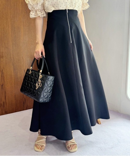 one after another NICE CLAUP（ワンアフターアナザーナイスクラップ）の「サイズ調整可/ジップフレアスカート/WEB限定アイテム（スカート・レディース・ブラック/グレイッシュベージュ/ベージュ系その他・SMALL/MEDIUM/LARGE）」の10枚目の写真