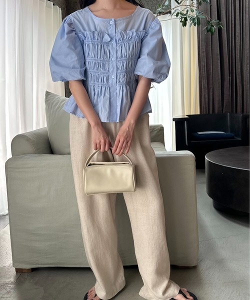 lawgy（ラウジー）の「shirring frill puff blouse / シャーリングフリルパフブラウス（シャツ/ブラウス・レディース・ホワイト/ネイビー/ブルー・FREE）」の9枚目の写真