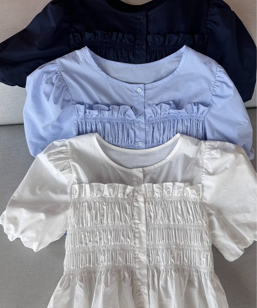 lawgy（ラウジー）の「shirring frill puff blouse / シャーリングフリルパフブラウス（シャツ/ブラウス・レディース・ホワイト/ネイビー/ブルー・FREE）」の4枚目の写真