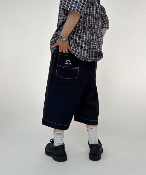 WHO'S WHO gallery（フーズフーギャラリー）の「【KOOKY'N/クーキー】BRONXダブルニーワイドハーフパンツ（その他パンツ・レディース・インディゴブルー/ブラック/ブラック系その他/カーキ・FREE）」の17枚目の写真