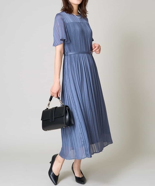 a.v.v(アーヴェヴェ)の「【洗える】ランダムプリーツワンピース(ワンピース・レディース・ブルー/ネイビー・36/34/40/38/42)」の1枚目の写真