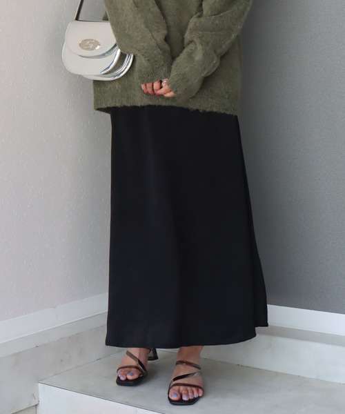 libelle more（リベル モア）の「ワッシャーサテン　Aラインフレアスカート（スカート・レディース・ブラック/オリーブ/ブルー/キナリ・M/L）」の15枚目の写真