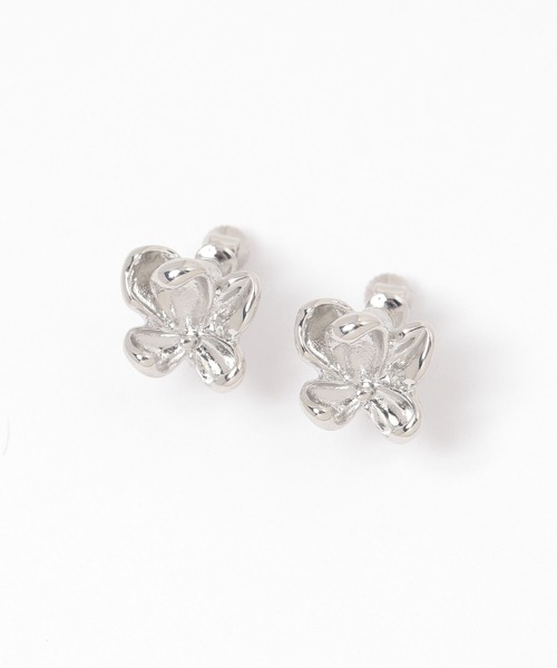 BAYFLOW(ベイフロー)の「ミニフラワーイヤリング(イヤリング・レディース・シルバー/ゴールド・FREE)」の1枚目の写真