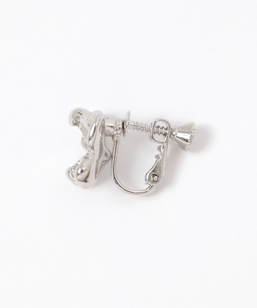 BAYFLOW(ベイフロー)の「ミニフラワーイヤリング(イヤリング・レディース・シルバー/ゴールド・FREE)」の4枚目の写真