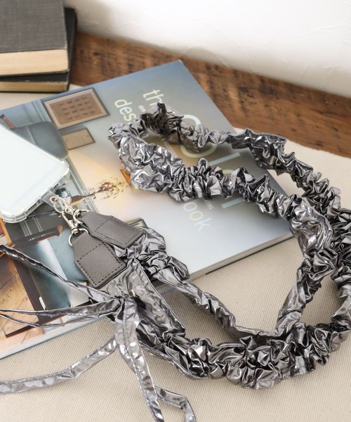 BAYFLOW（ベイフロー）の「BFクシュクシュショルダーストラップ（スマホグッズ・レディース・ブラック/ブルー/シルバー・0）」の3枚目の写真