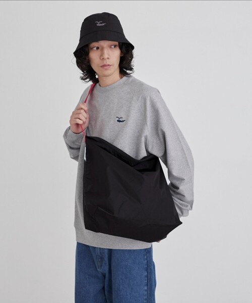 coen（コーエン）の「JULYNINE（ジュライナイン）別注ナイロンショルダーバッグ（ショルダーバッグ・メンズ・ブラック/ネイビー/ピンク/ダークブラウン・FREE）」の5枚目の写真