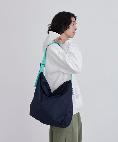 coen（コーエン）の「JULYNINE（ジュライナイン）別注ナイロンショルダーバッグ（ショルダーバッグ・メンズ・ブラック/ネイビー/ピンク/ダークブラウン・FREE）」の9枚目の写真