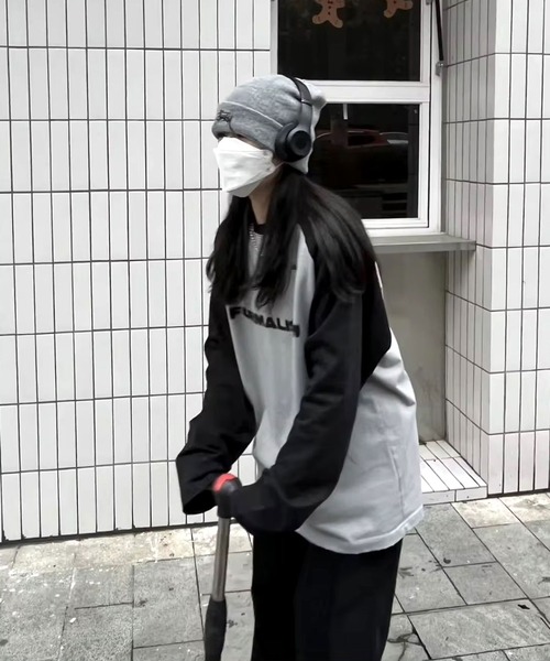BARELY BLUE(ベアリーブルー)の「【 BARELY BLUE / ベアリーブルー 】 BIG シルエット ストリート 長袖 Tシャツ(Tシャツ/カットソー・レディース・ブラック×グレー・X-LARGE/LARGE/MEDIUM)」の5枚目の写真