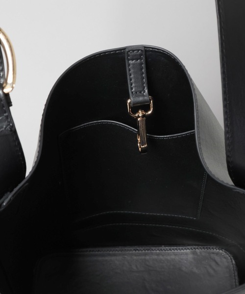 O0u(オーゼロユー)の「【アップルレザー】バスケットハンドルBAG 997298(ショルダーバッグ・レディース・ブラック・ONE SIZE)」の18枚目の写真