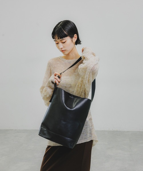 O0u(オーゼロユー)の「【アップルレザー】バスケットハンドルBAG 997298(ショルダーバッグ・レディース・ブラック・ONE SIZE)」の22枚目の写真