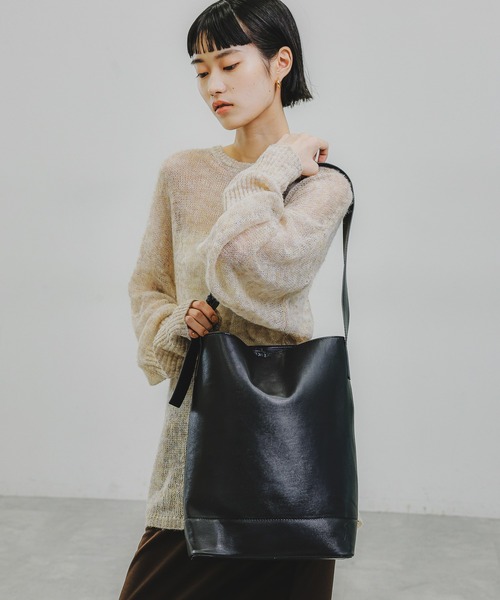 O0u(オーゼロユー)の「【アップルレザー】バスケットハンドルBAG 997298(ショルダーバッグ・レディース・ブラック・ONE SIZE)」の21枚目の写真