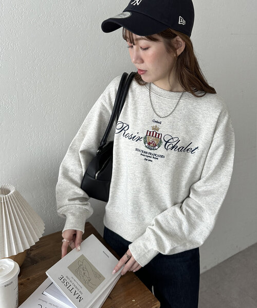 DISCOAT（ディスコート）の「【WEB限定】ロゴモチーフスウェット（Tシャツ/カットソー・レディース・ライトベージュ/ネイビー/チャコールグレー・MEDIUM）」の15枚目の写真