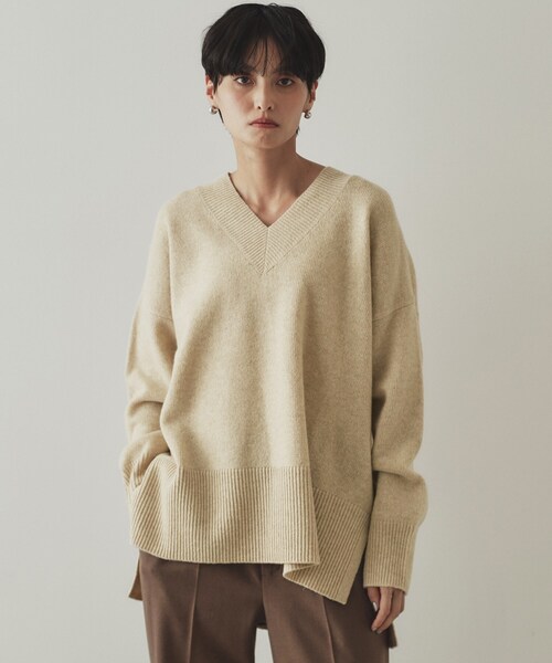 OPAQUE.CLIP(オペークドットクリップ)の「◆ミドルゲージVネックニット/FILIVIVI・フィルビビ【洗える】(ニット/セーター・レディース・ワインレッド/ライトベージュ/グレー/ブルー・36/38/40/42)」の13枚目の写真