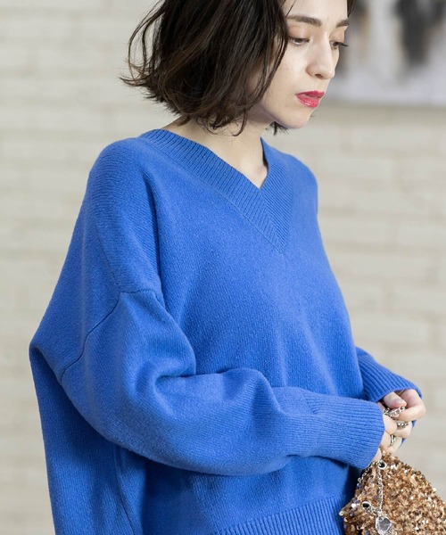 OPAQUE.CLIP(オペークドットクリップ)の「◆ミドルゲージVネックニット/FILIVIVI・フィルビビ【洗える】(ニット/セーター・レディース・ワインレッド/ライトベージュ/グレー/ブルー・36/38/40/42)」の8枚目の写真