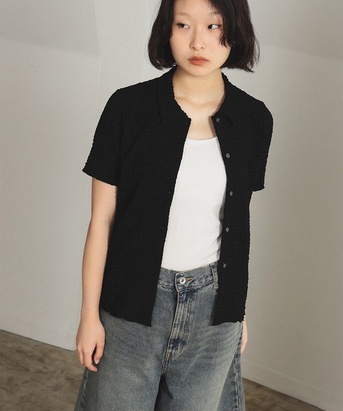 Ray BEAMS（レイビームス）の「シャーリング メロー シャツ（シャツ/ブラウス・レディース・ブラック/オフホワイト/ロイヤルブルー・ONE SIZE）」の13枚目の写真