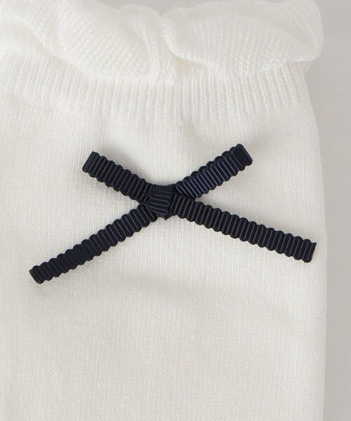 green label relaxing（グリーンレーベルリラクシング）の「リボン ハイソックス / 靴下 / キッズ  20cm-22cm（ソックス/靴下・キッズ・ホワイト・20-22cm）」の3枚目の写真