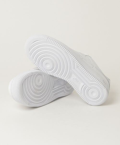 NIKE(ナイキ)の「限定展開 NIKE/ナイキ ナイキ ウィメンズ エア フォース 1 07(DD8959)(スニーカー・レディース・ホワイト・24.0cm/23.5cm/24.5cm)」の3枚目の写真