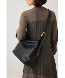 crie conforto | バックルスクエアショルダー　肩掛け / バッグ / 鞄(ショルダーバッグ)