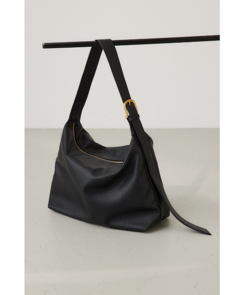 crie conforto（クリーコンフォルト）の「バックルスクエアショルダー　肩掛け / バッグ / 鞄（ショルダーバッグ・レディース・ブラック/アイボリー/グレイッシュベージュ・FREE）」の7枚目の写真