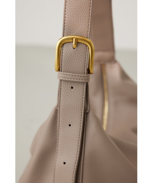 crie conforto（クリーコンフォルト）の「バックルスクエアショルダー　肩掛け / バッグ / 鞄（ショルダーバッグ・レディース・ブラック/アイボリー/グレイッシュベージュ・FREE）」の21枚目の写真