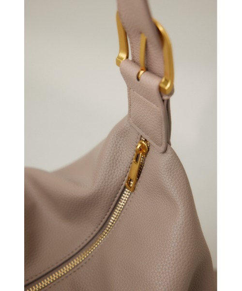 crie conforto（クリーコンフォルト）の「バックルスクエアショルダー　肩掛け / バッグ / 鞄（ショルダーバッグ・レディース・ブラック/アイボリー/グレイッシュベージュ・FREE）」の22枚目の写真