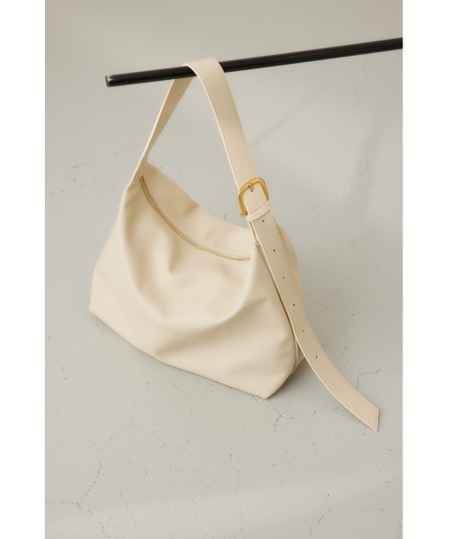 crie conforto（クリーコンフォルト）の「バックルスクエアショルダー　肩掛け / バッグ / 鞄（ショルダーバッグ・レディース・ブラック/アイボリー/グレイッシュベージュ・FREE）」の19枚目の写真