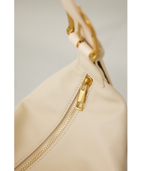 crie conforto（クリーコンフォルト）の「バックルスクエアショルダー　肩掛け / バッグ / 鞄（ショルダーバッグ・レディース・ブラック/アイボリー/グレイッシュベージュ・FREE）」の13枚目の写真