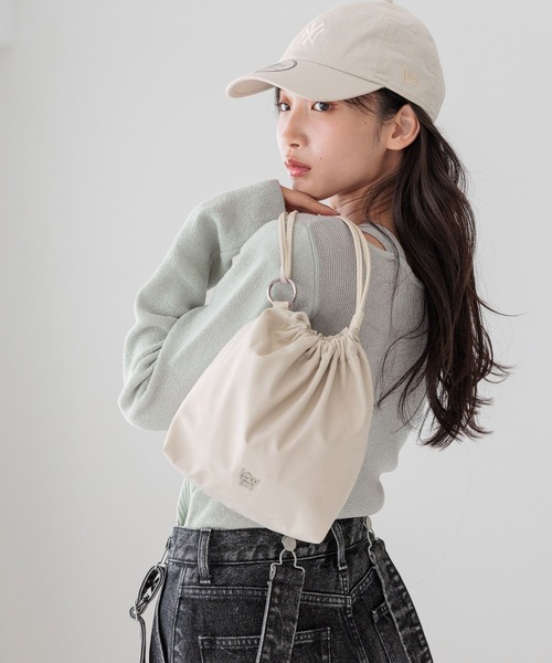 LOWRYS FARM（ローリーズファーム）の「ＬＦリングツキキンチャクショルダー 288115（ショルダーバッグ・レディース・ブラック/アイボリー/ピンク・FREE）」の2枚目の写真