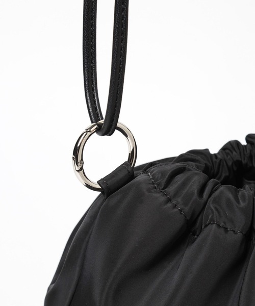 LOWRYS FARM（ローリーズファーム）の「ＬＦリングツキキンチャクショルダー 288115（ショルダーバッグ・レディース・ブラック/アイボリー/ピンク・FREE）」の16枚目の写真