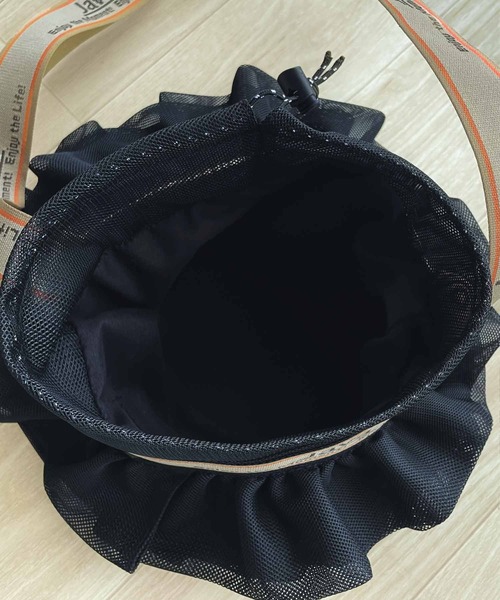 Java（ジャバ）の「《Javaジャバコラボ》フェミニン&スポーティで可愛い。シアーフリル巾着ショルダーバッグ（ショルダーバッグ・レディース・ブラック/ベージュ・ONE SIZE）」の10枚目の写真