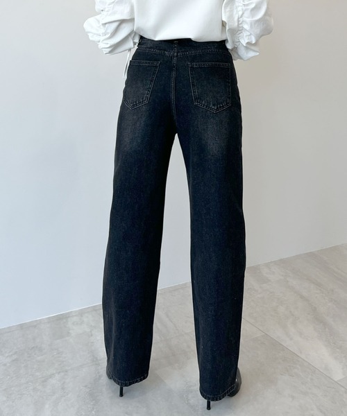 Futier land(フューティアランド)の「パール付デニム(デニムパンツ・レディース・ライトブルー/ブラック・MEDIUM/LARGE/SMALL)」の8枚目の写真