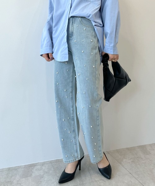 Futier land(フューティアランド)の「パール付デニム(デニムパンツ・レディース・ライトブルー/ブラック・MEDIUM/LARGE/SMALL)」の3枚目の写真