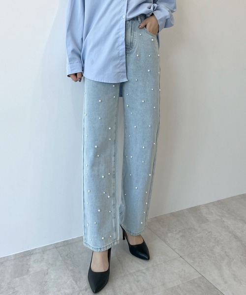 Futier land(フューティアランド)の「パール付デニム(デニムパンツ・レディース・ライトブルー/ブラック・MEDIUM/LARGE/SMALL)」の13枚目の写真