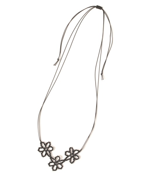 BAYFLOW（ベイフロー）の「ビーズフラワーネックレス（ネックレス・レディース・ブラック/ホワイト・FREE）」の3枚目の写真